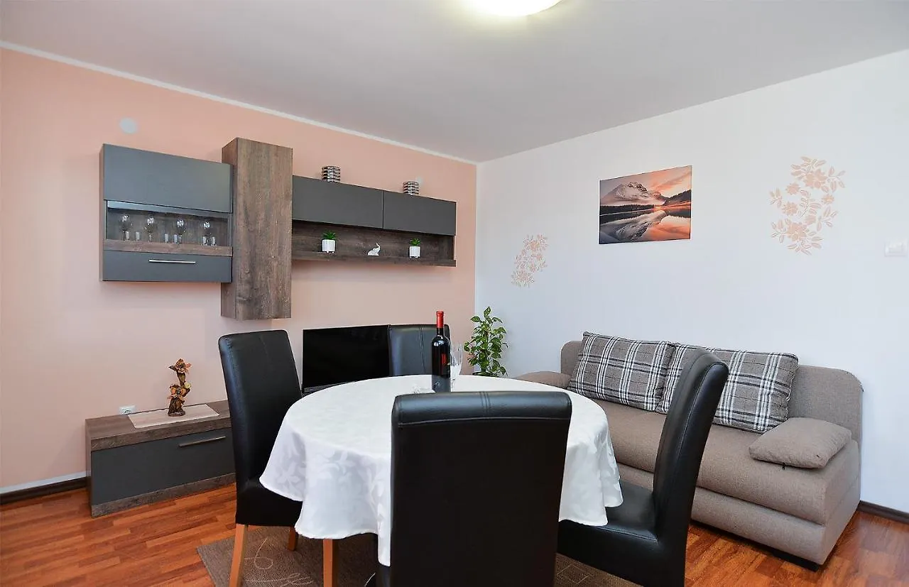 Apartments Milka 2074 Poreč