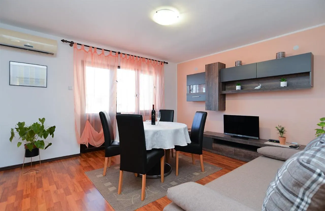 Apartments Milka 2074 Poreč