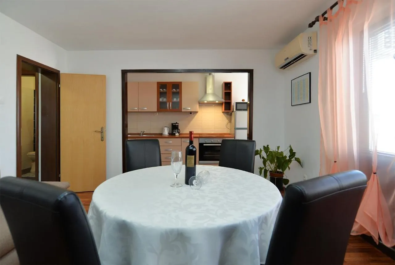 Apartments Milka 2074 Poreč