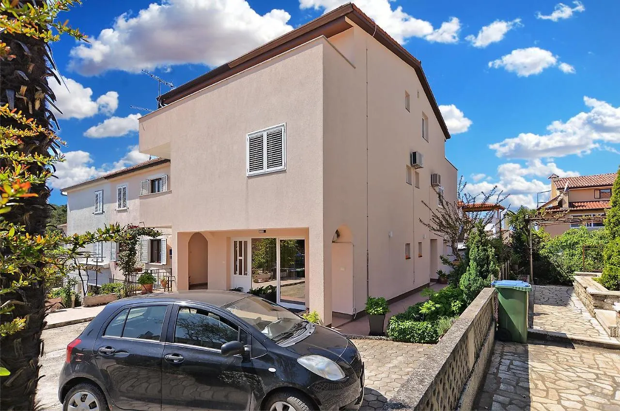 Apartments Milka 2074 Porec