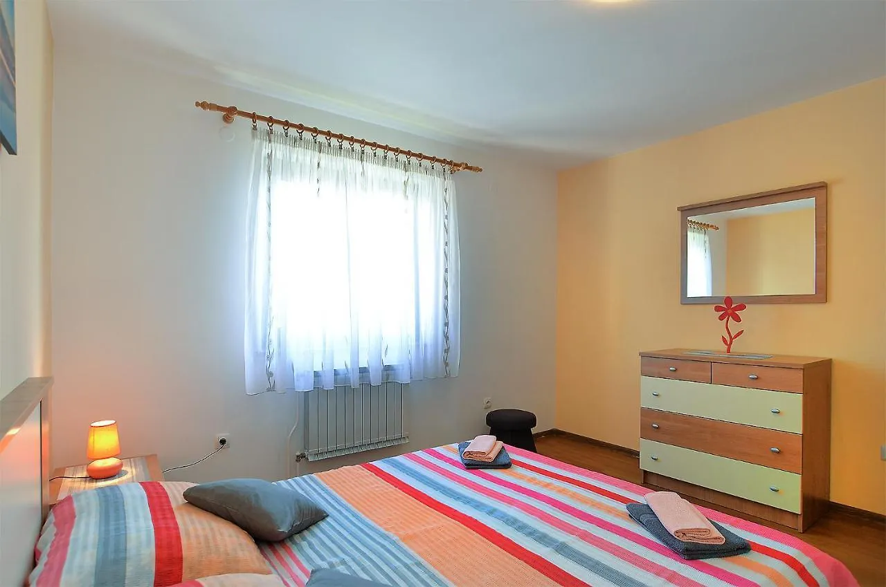 Apartments Milka 2074 Porec