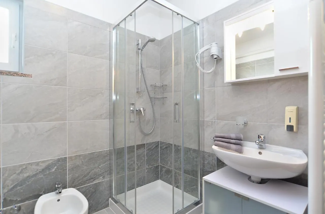 Apartments Milka 2074 Porec Croatia