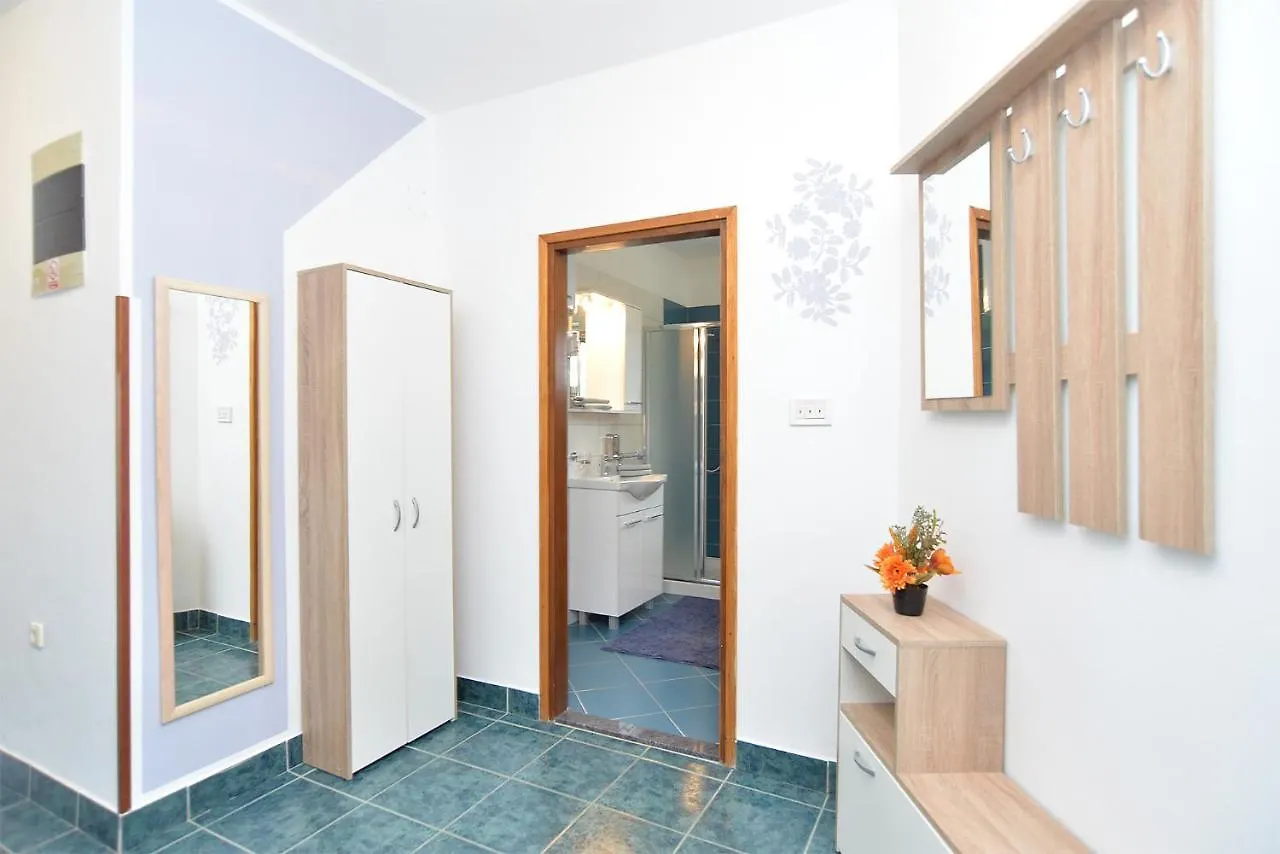 Apartments Milka 2074 Porec