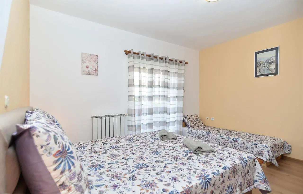 Apartments Milka 2074 Porec