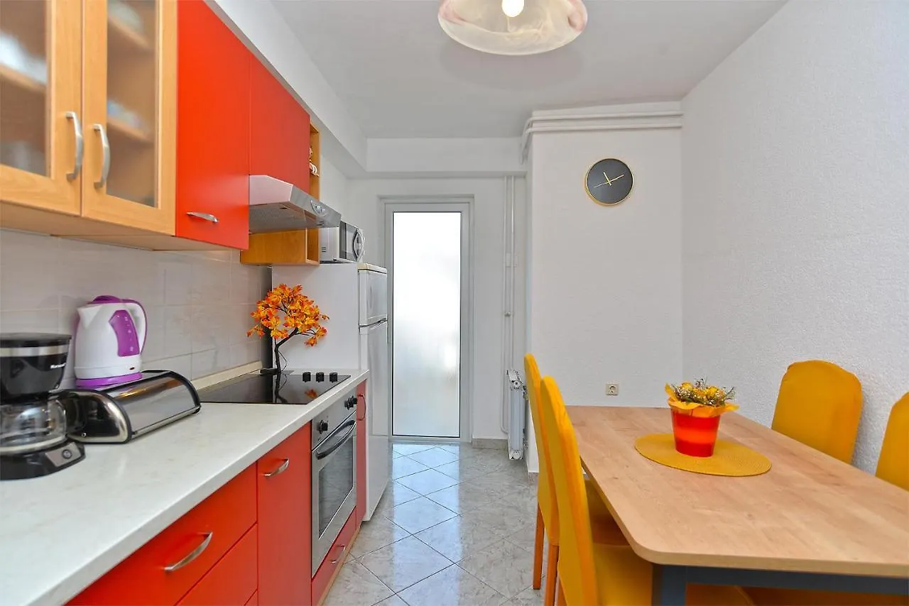 Apartments Milka 2074 Porec Croatia