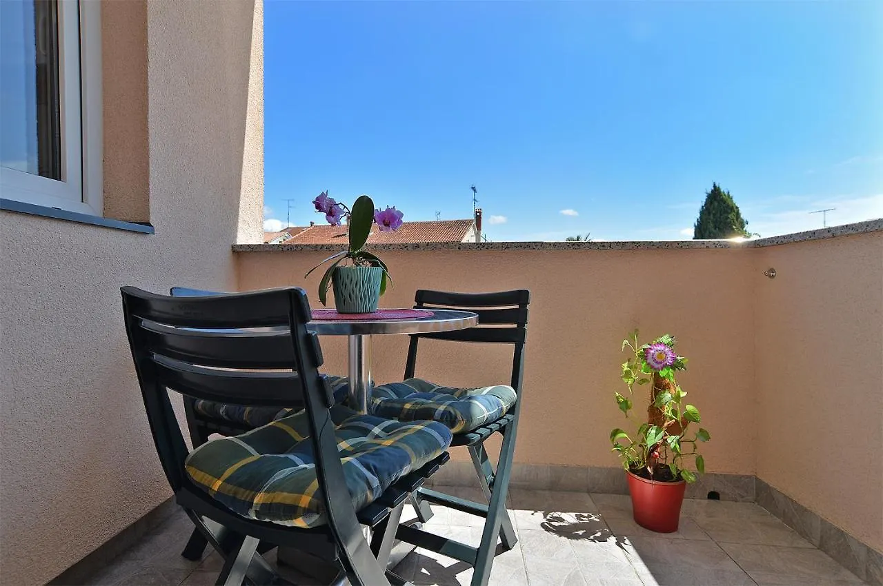 Apartments Milka 2074 Porec