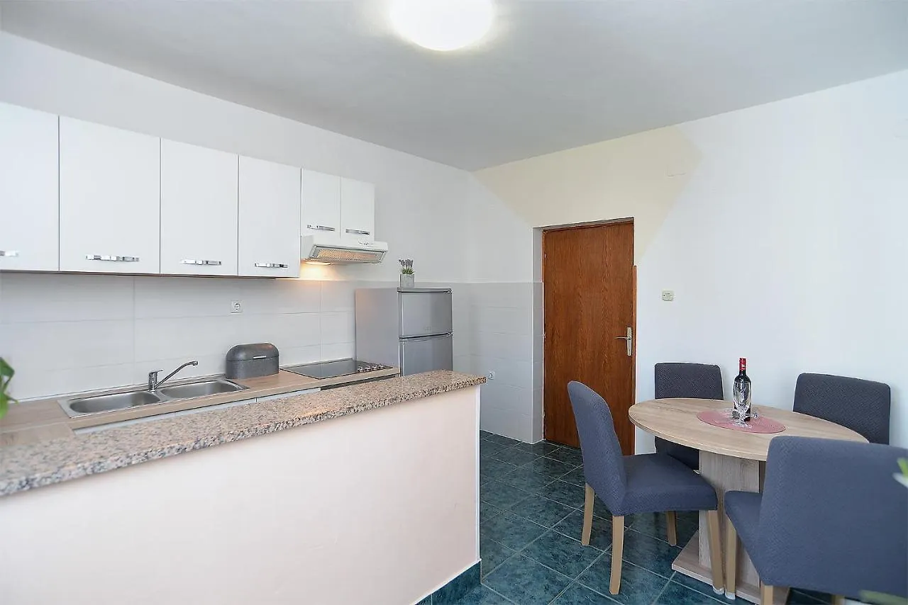 Apartments Milka 2074 Porec