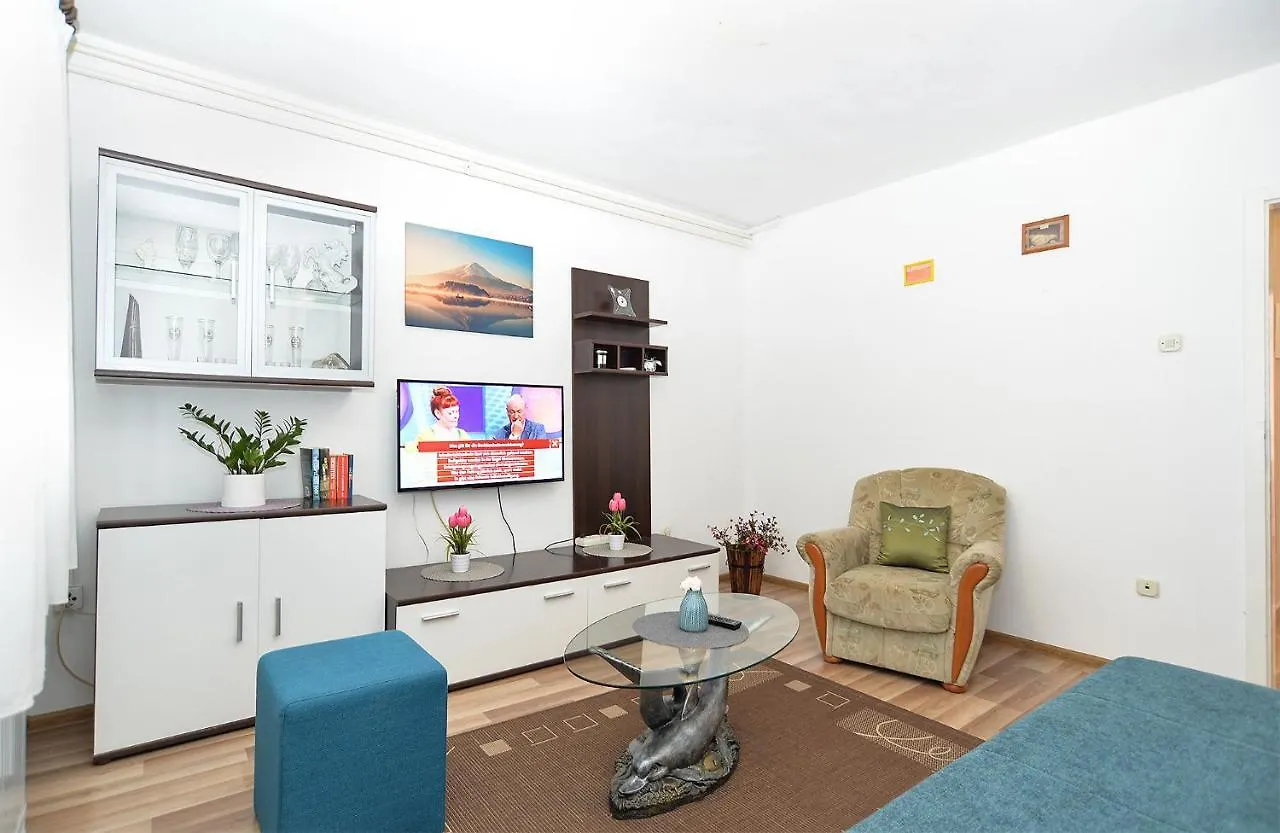 Apartments Milka 2074 Porec 0*,  Croatia
