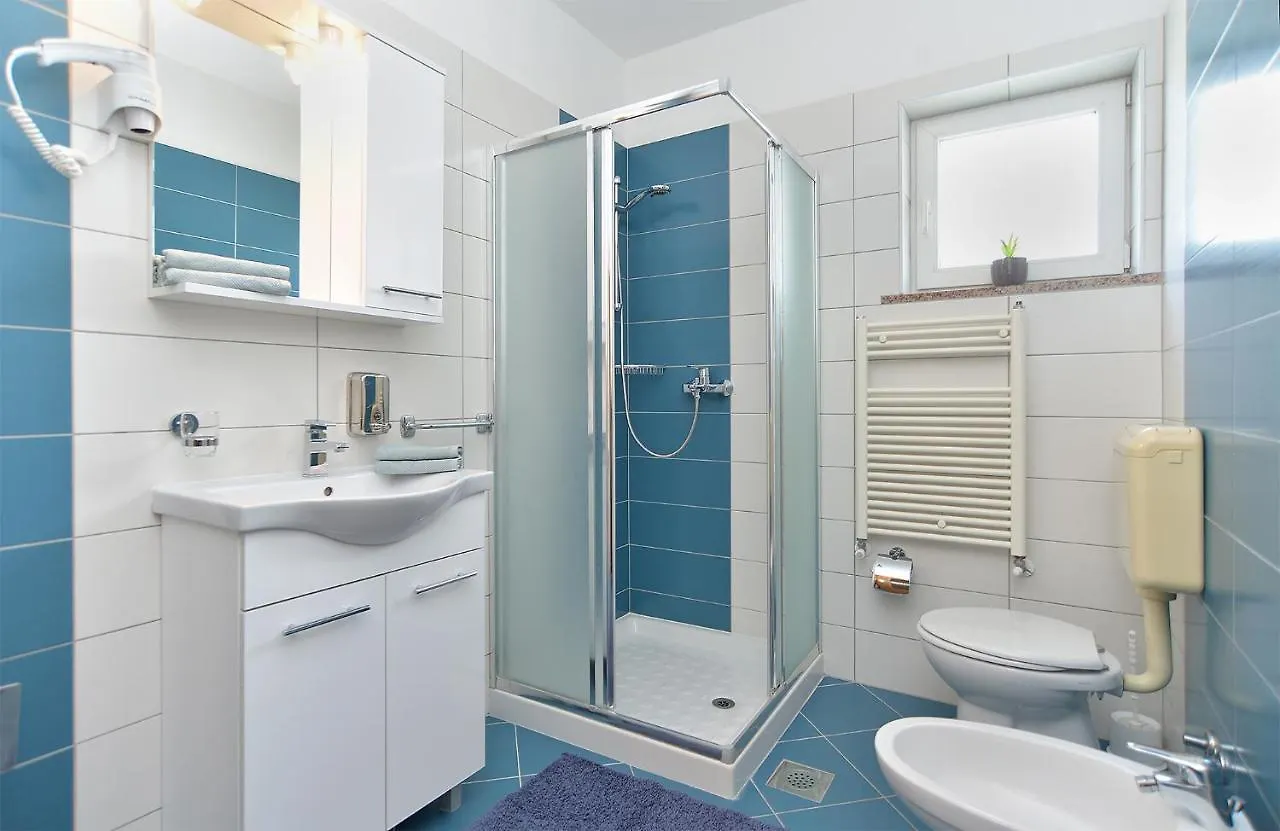 Apartments Milka 2074 Porec