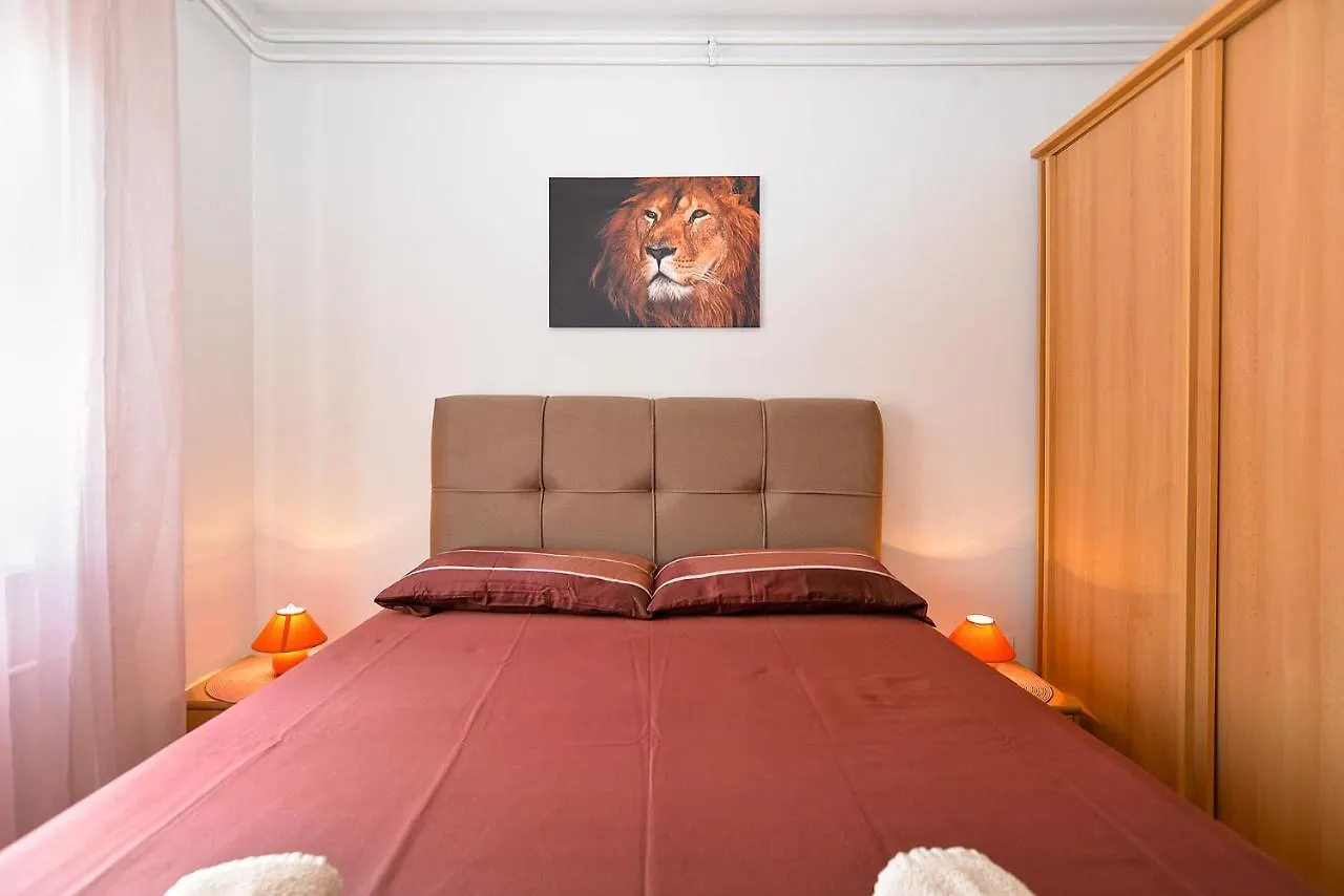 Apartments Milka 2074 Porec