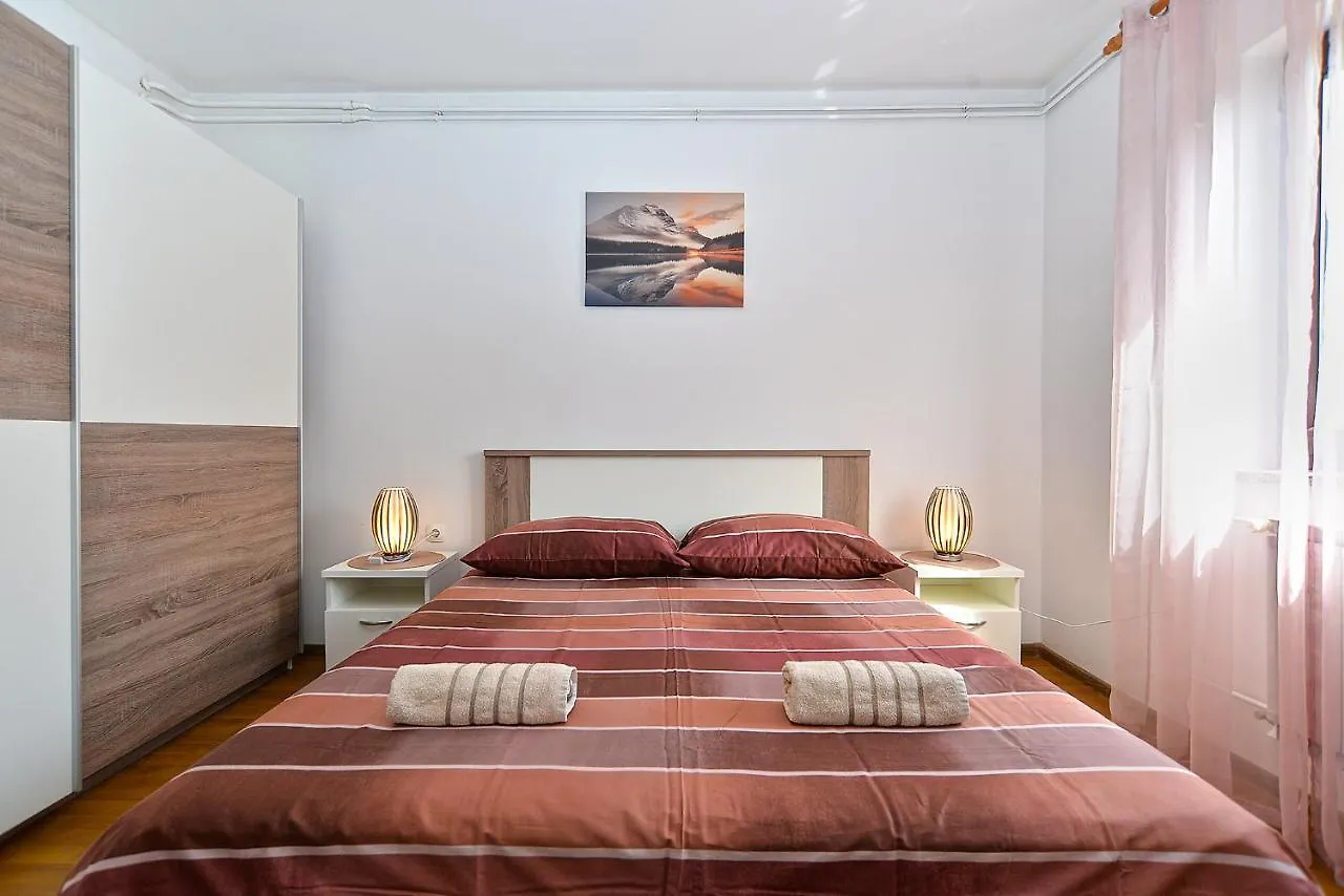 Apartments Milka 2074 Porec Croatia