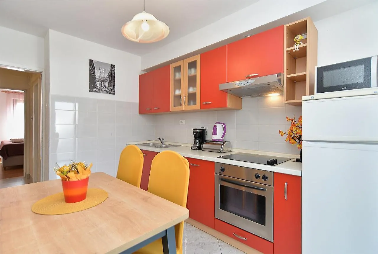 Apartments Milka 2074 Porec Croatia