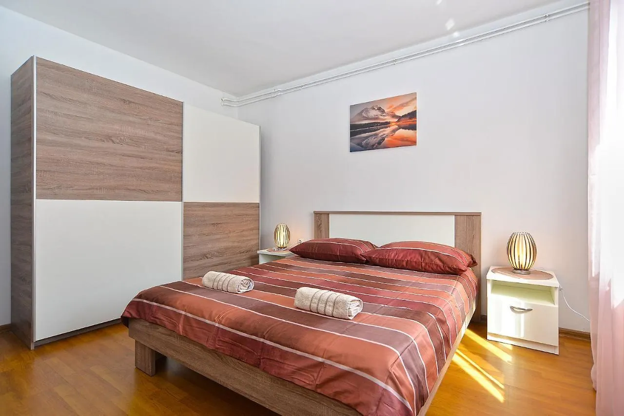 Apartments Milka 2074 Porec