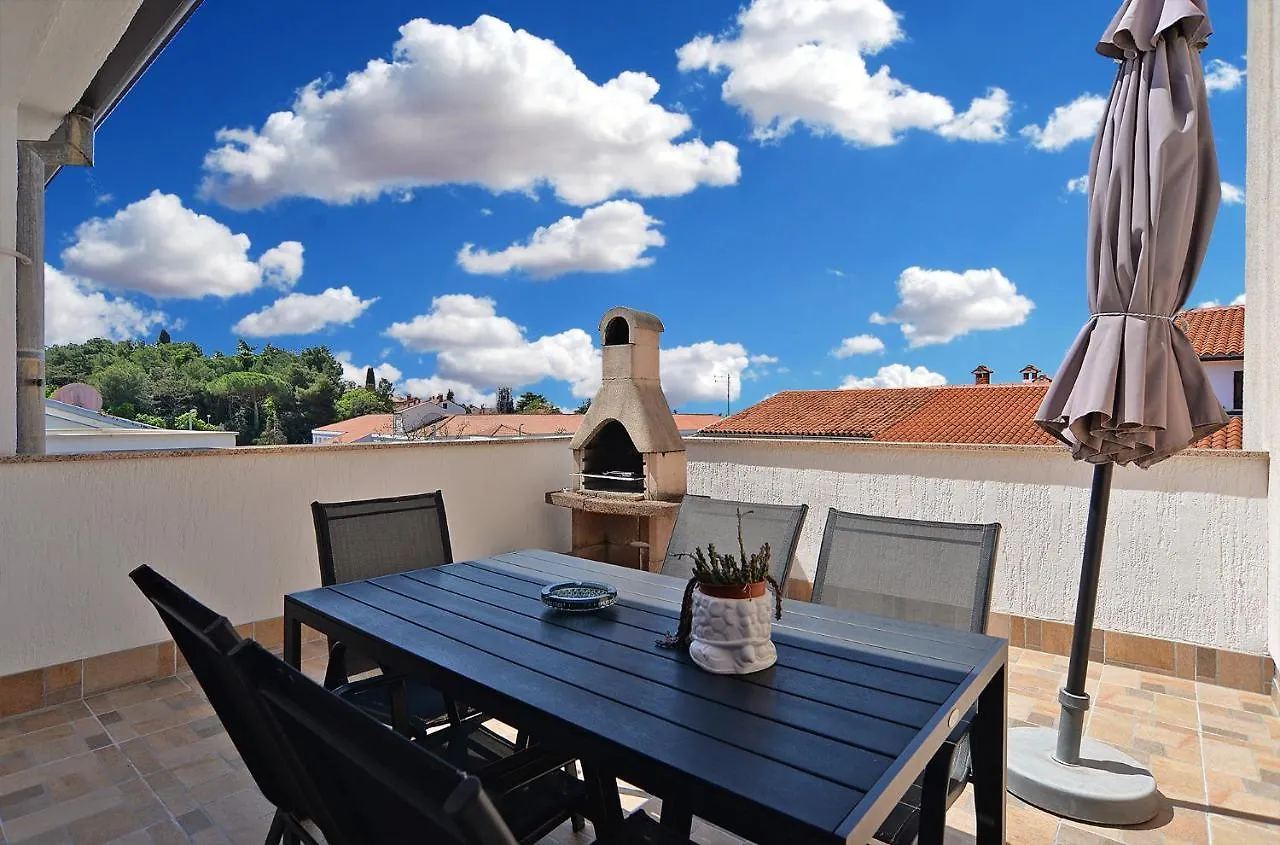 Apartments Milka 2074 Porec Croatia