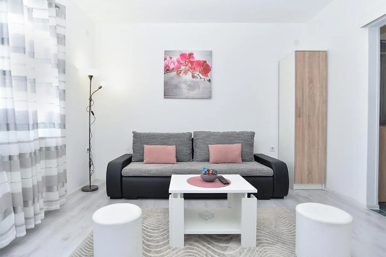 Apartments Milka 2074 Porec